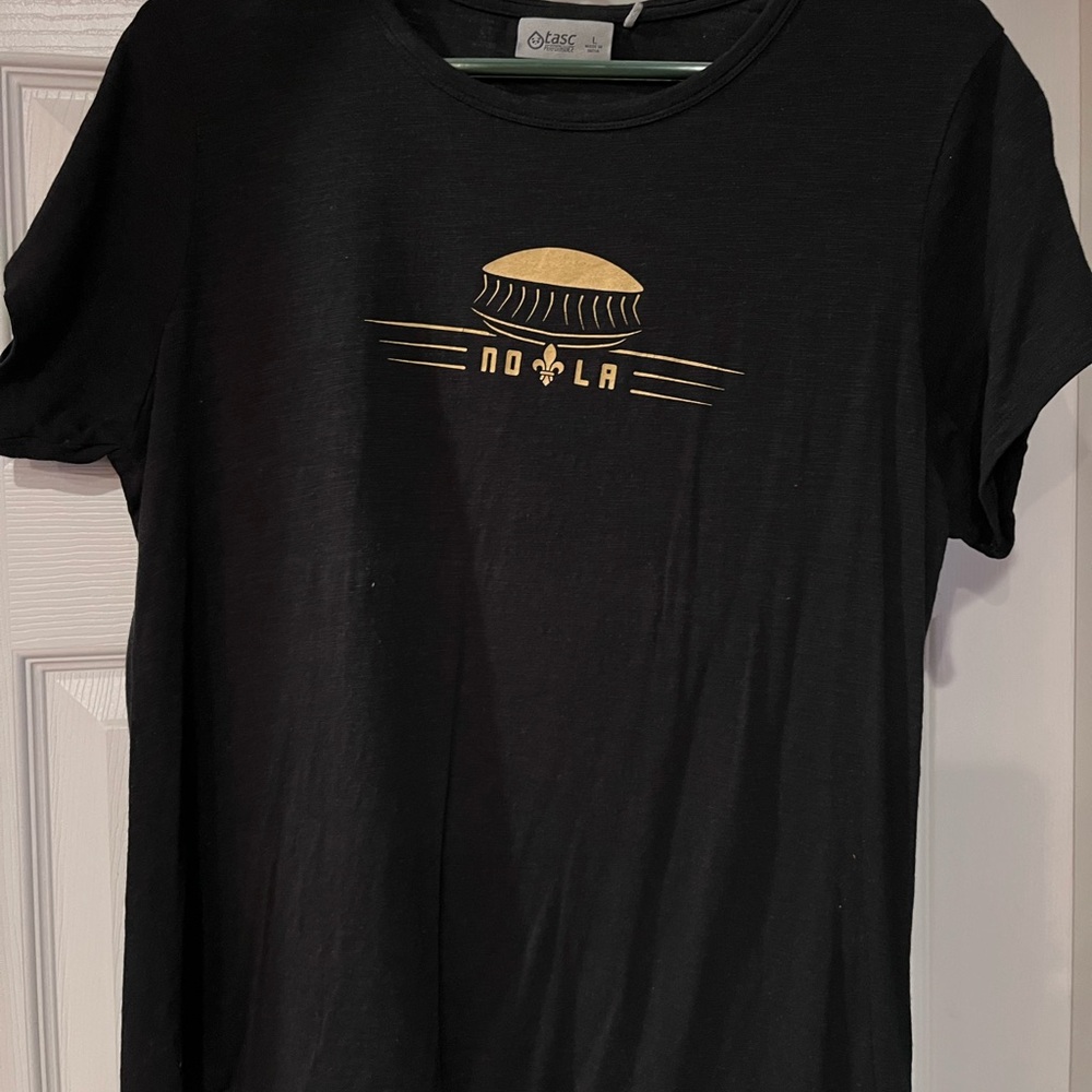 NOLA T-shirt from smoke & pet free home.